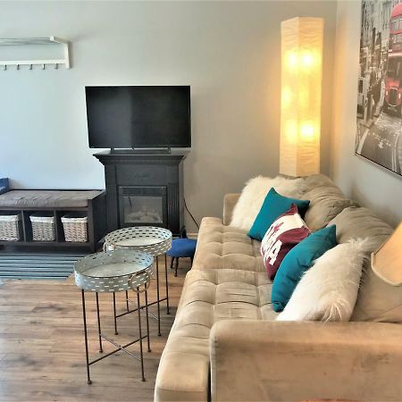 Carleton Place Downtown Bridge Street Two Bedroom Apartment Retreat Ngoại thất bức ảnh